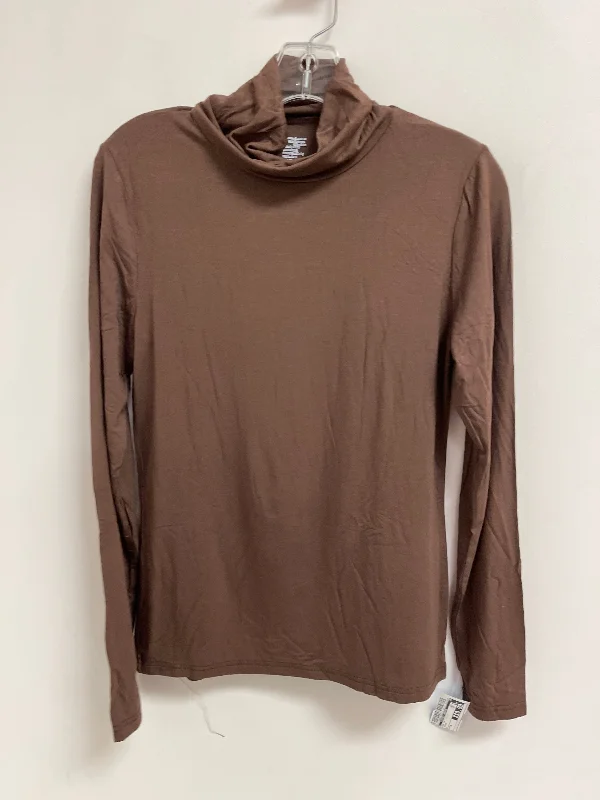 Top Long Sleeve By Clothes Mentor In Brown, Size: M