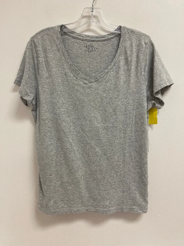 Top Short Sleeve Basic By Time And Tru In Grey, Size: L