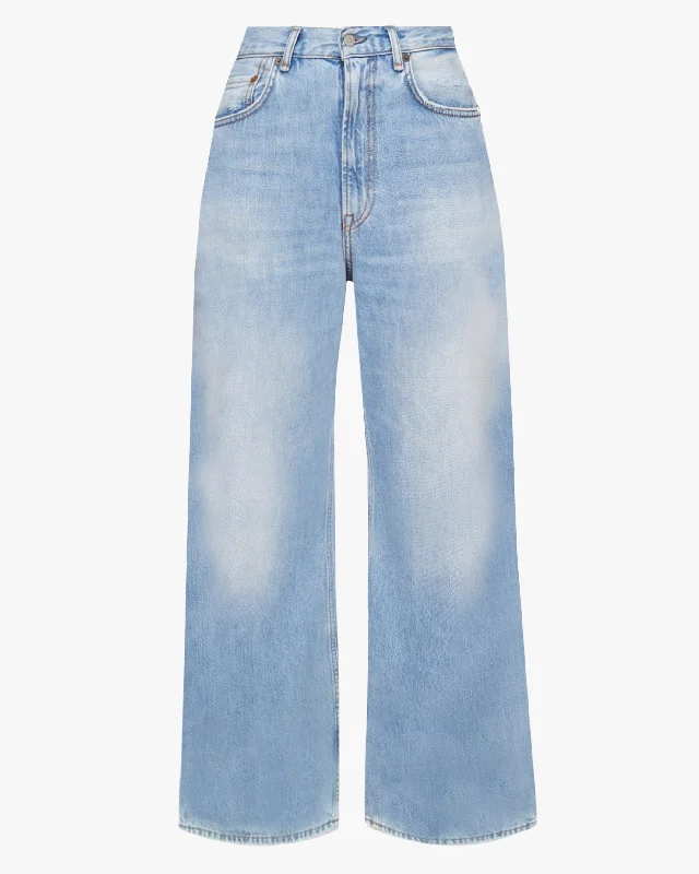 2022 Light Blue Vintage Jean